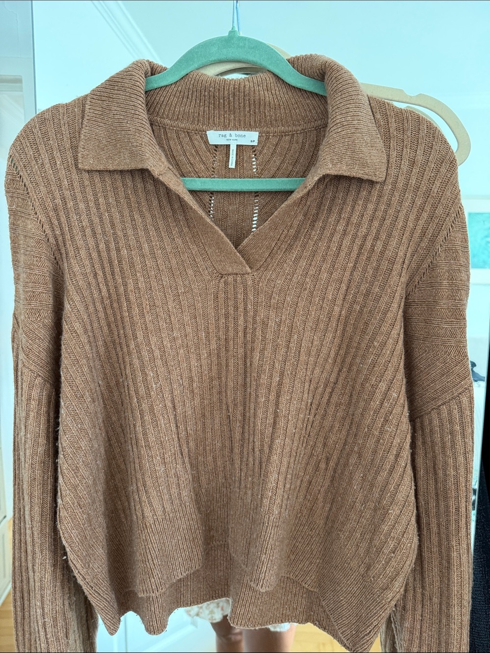 rag & bone Ribbed Collar V-Neck Sweater in Brown